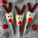 The preparation steps of Reindeer Chocolate Cone Bags